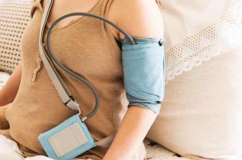 24-hour blood pressure monitoring for women with ambulatory blood pressure monitoring equipment